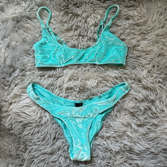 🚨SOLD🚨Triangl Maci bikini Set in Blue - Picture 1 of 7